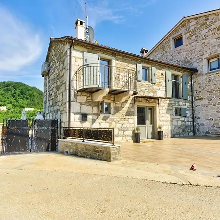 Semesterbostad Nona *